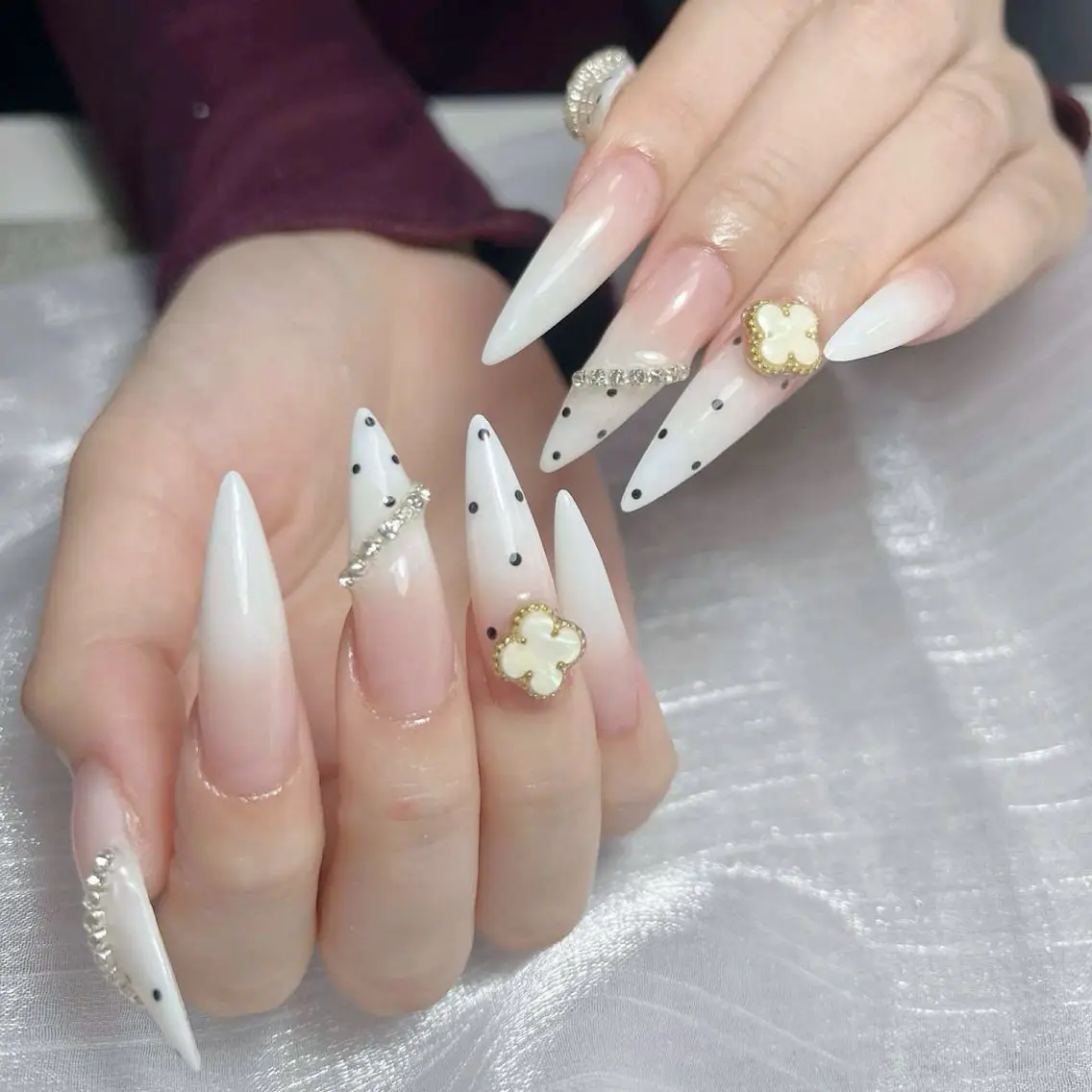 ネイル ハンドネイル moon nailsのネイルデザイン