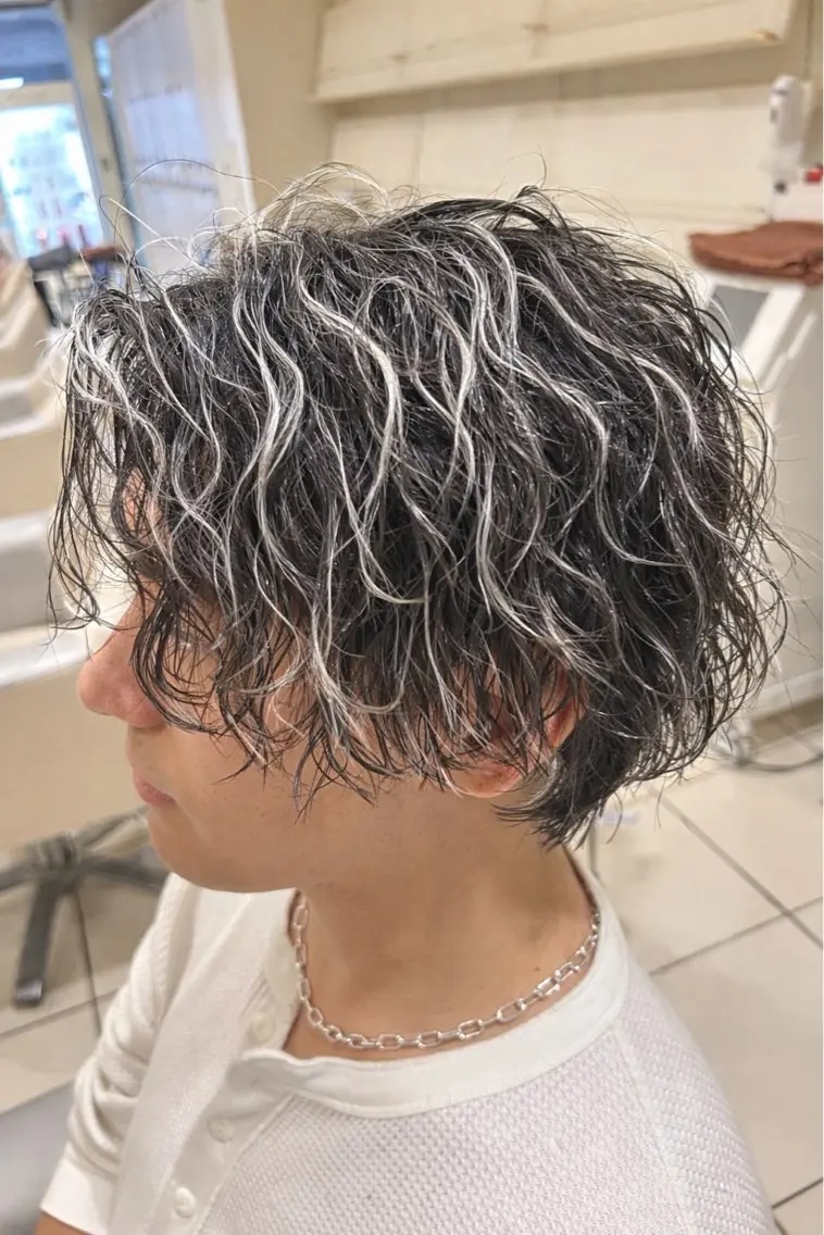 ✨4月限定✨カット+パーマ+ホワイトメッシュ✨の写真