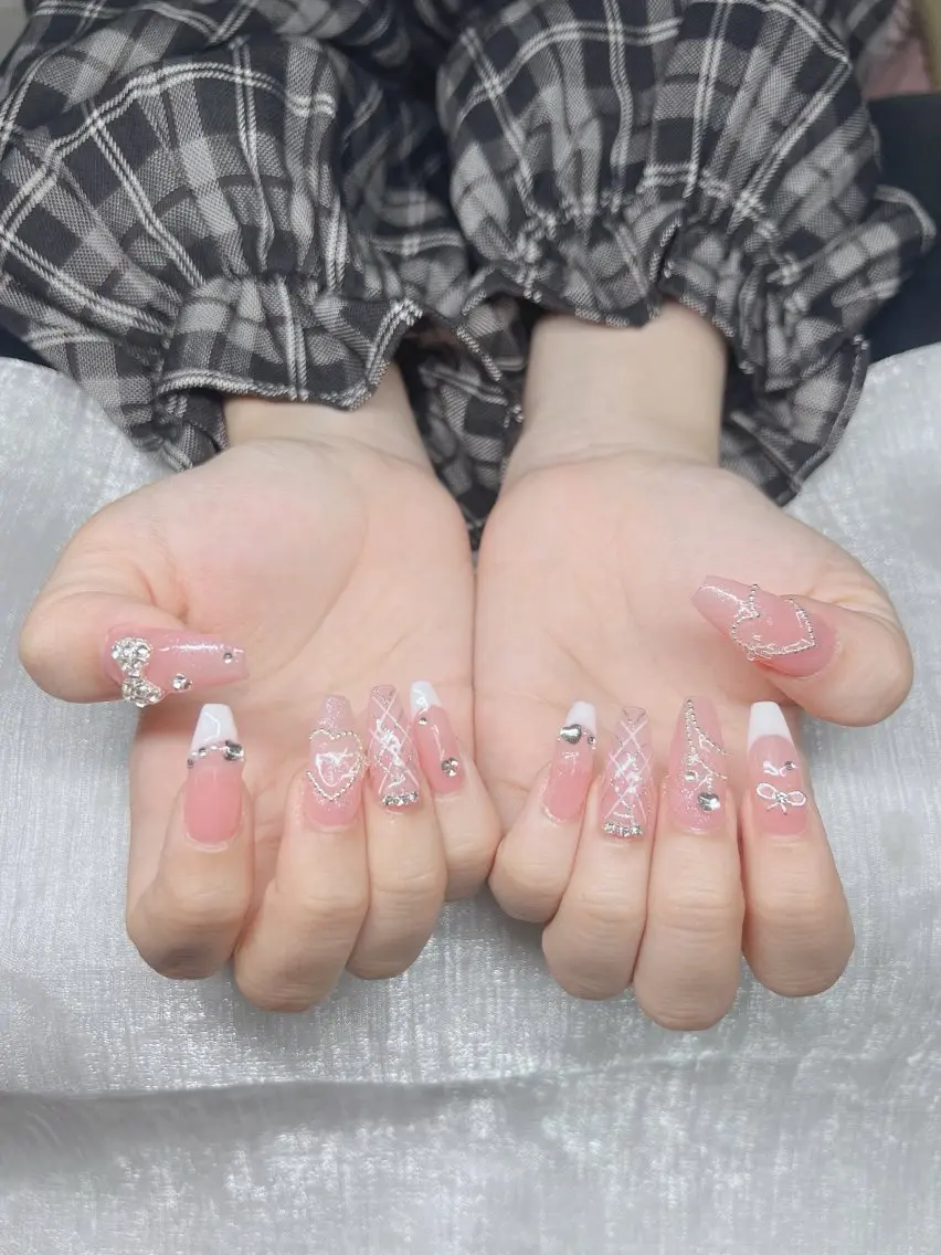 ネイル オーロラネイル チークネイル 長さ出し フットネイル フレンチネイル ハンドネイル Lee Nails チップ長さだし専門店のネイルデザイン