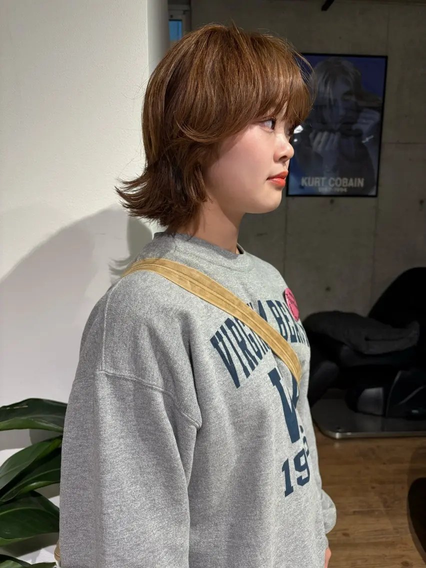 ミディアム 薄暮 マツイ　レンのヘアスタイル