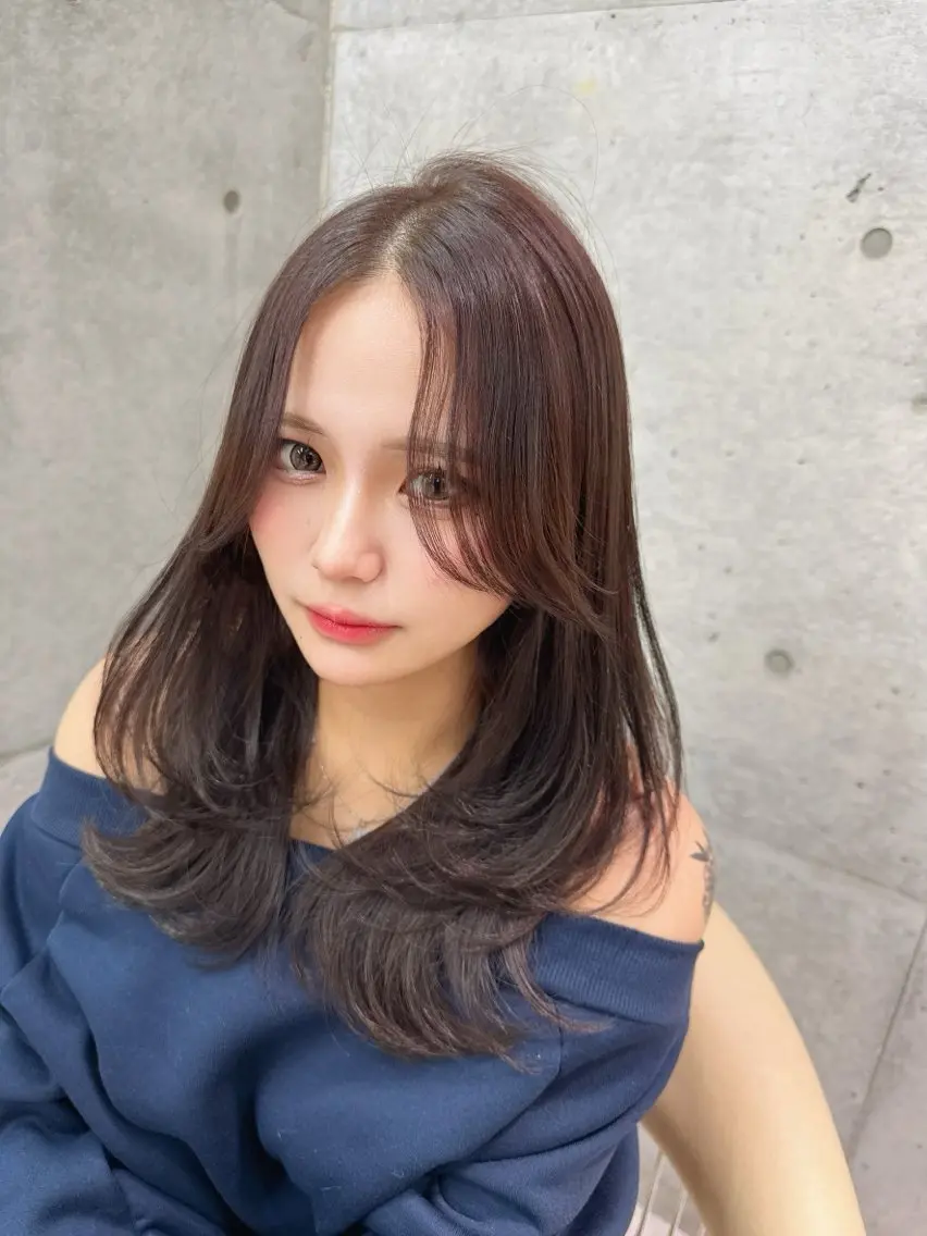 ロング カラー カット ヘアカラー トリートメント shion 透明感カラーのヘアスタイル