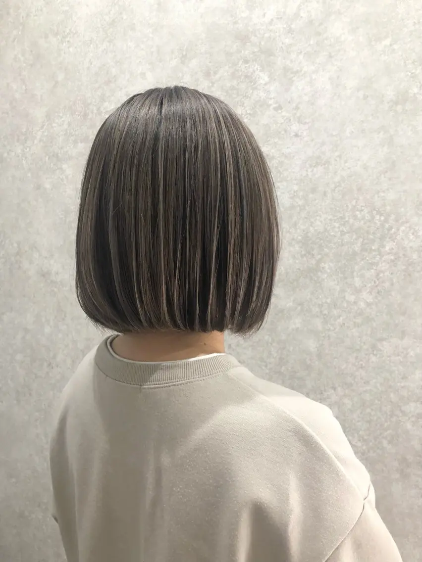 ショート ハイライト 飛田 由貴のヘアスタイル