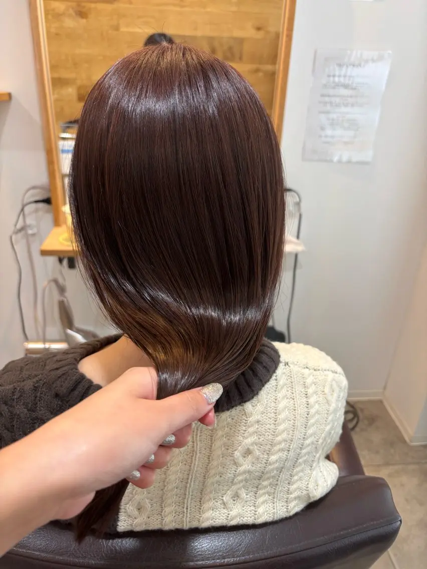 セミロング ボブ 顔周りカット 髪質改善 レイヤーカット 小顔カット ヘアカラー RISE SWELL 江坂momoneのヘアスタイル