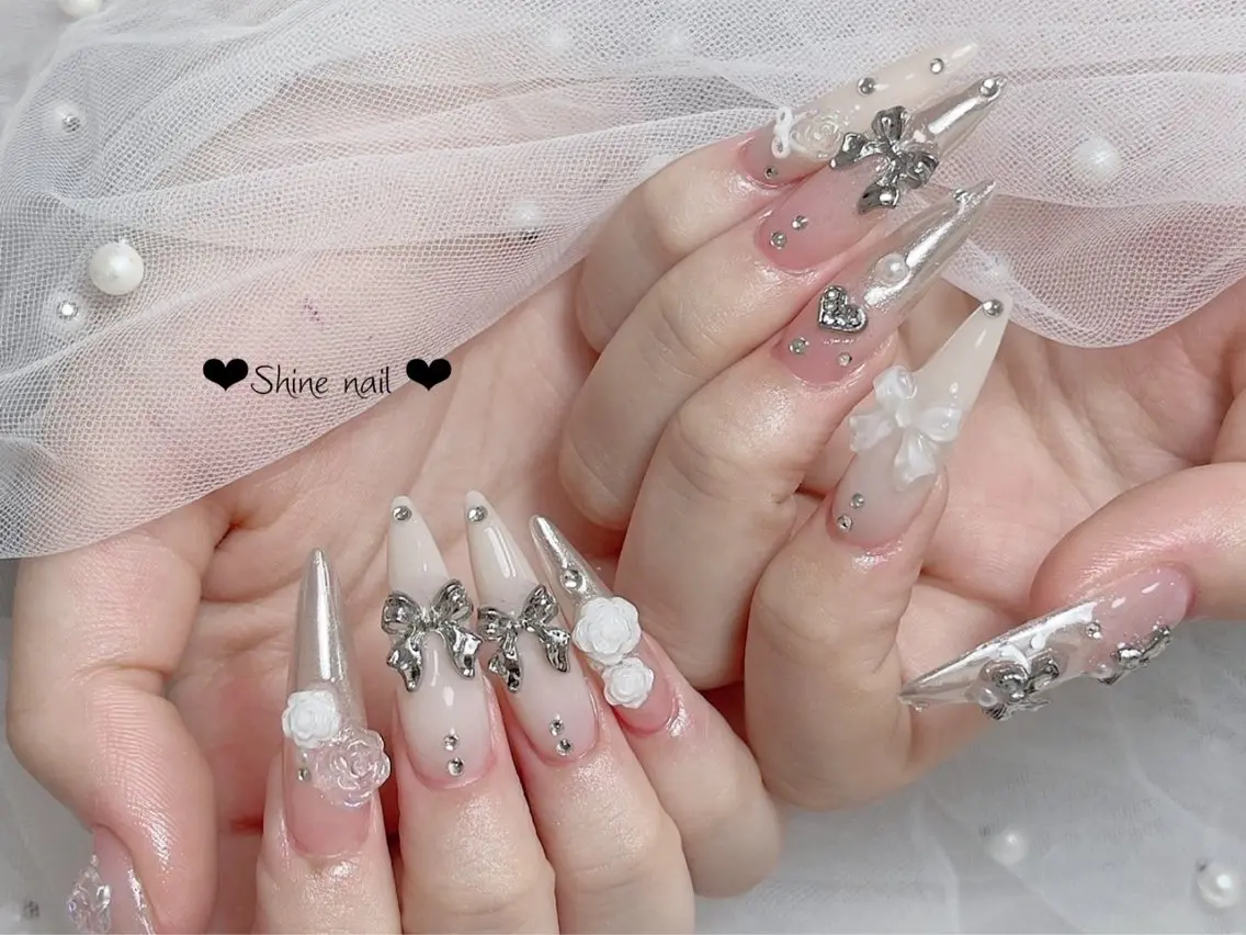 ネイル ハンドネイル サイナ🎀 長さだし&デザインのネイルデザイン