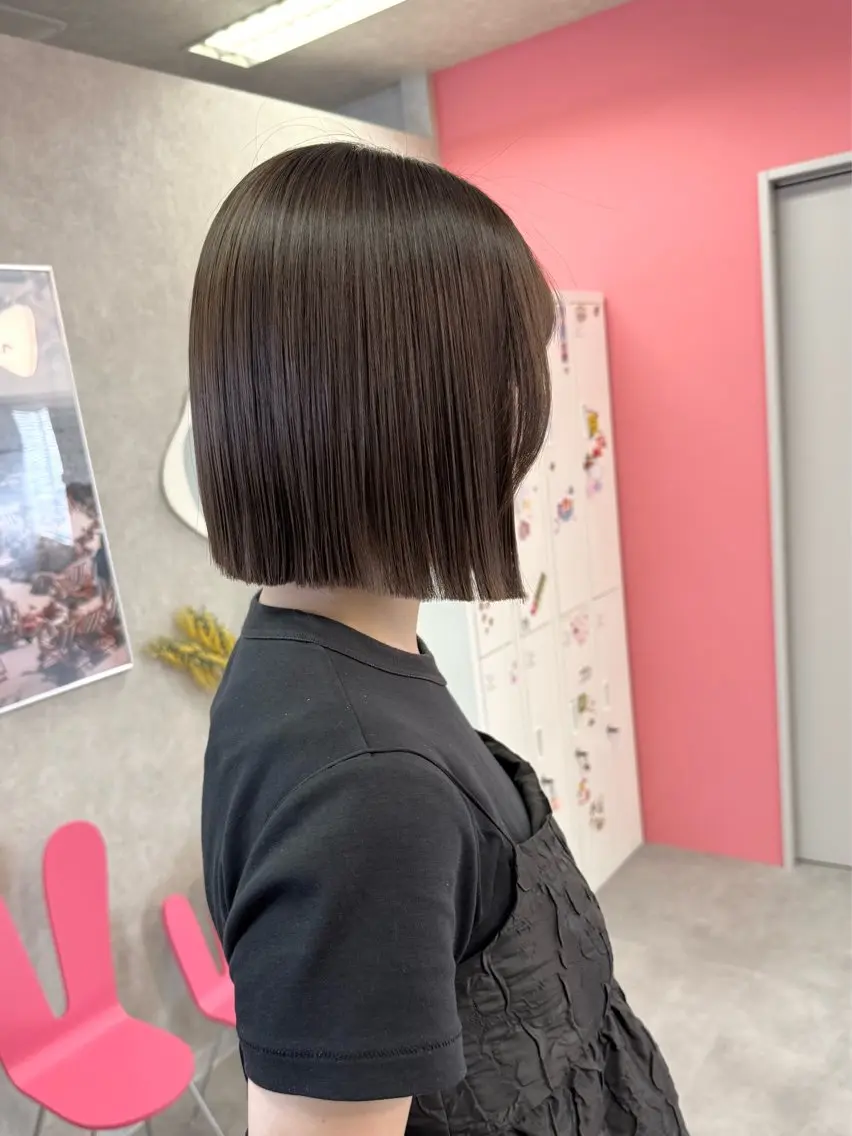 切りっぱなしボブカットの写真