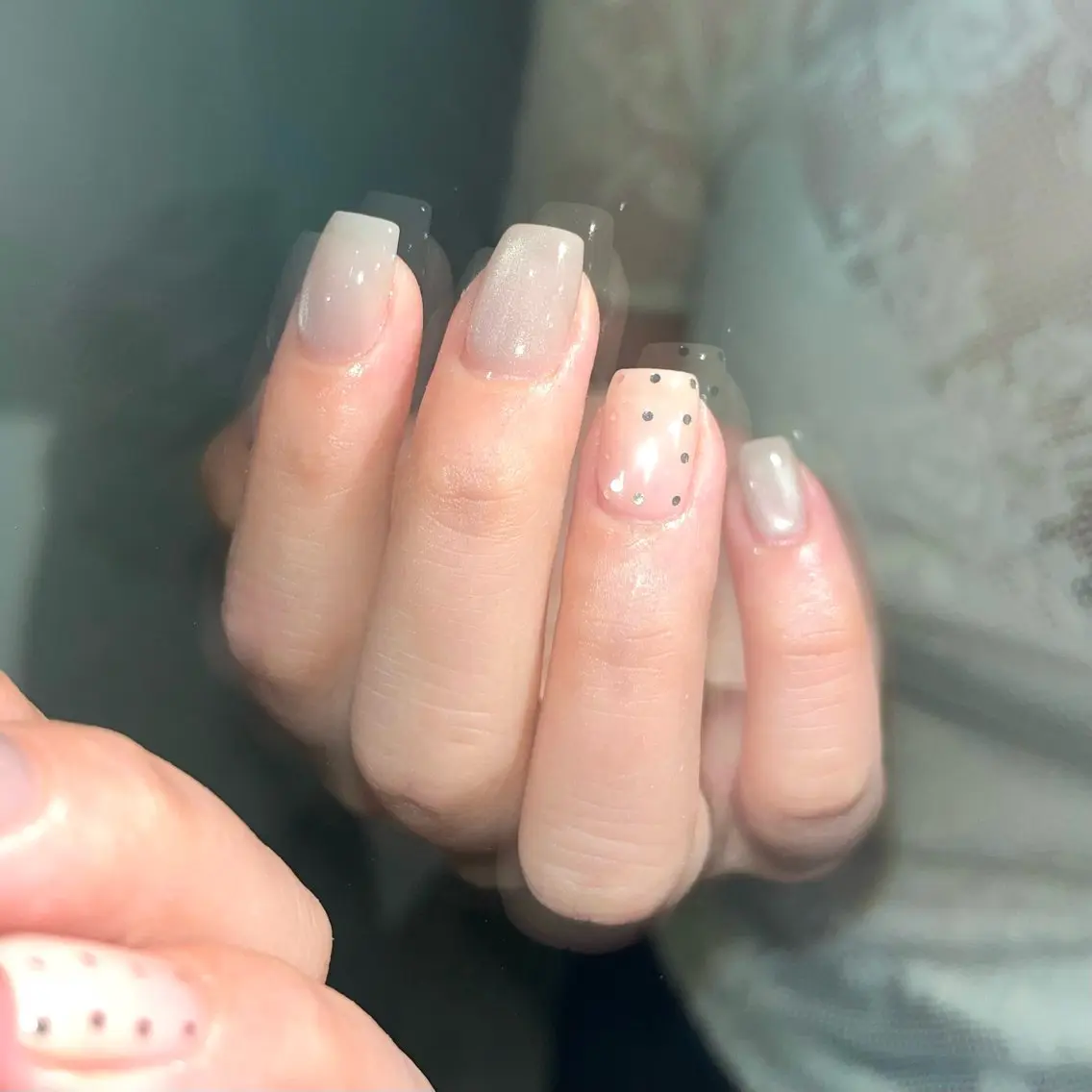 ネイル 長さ出し ホログラムネイル NORA南青山/ kanohaのネイルデザイン