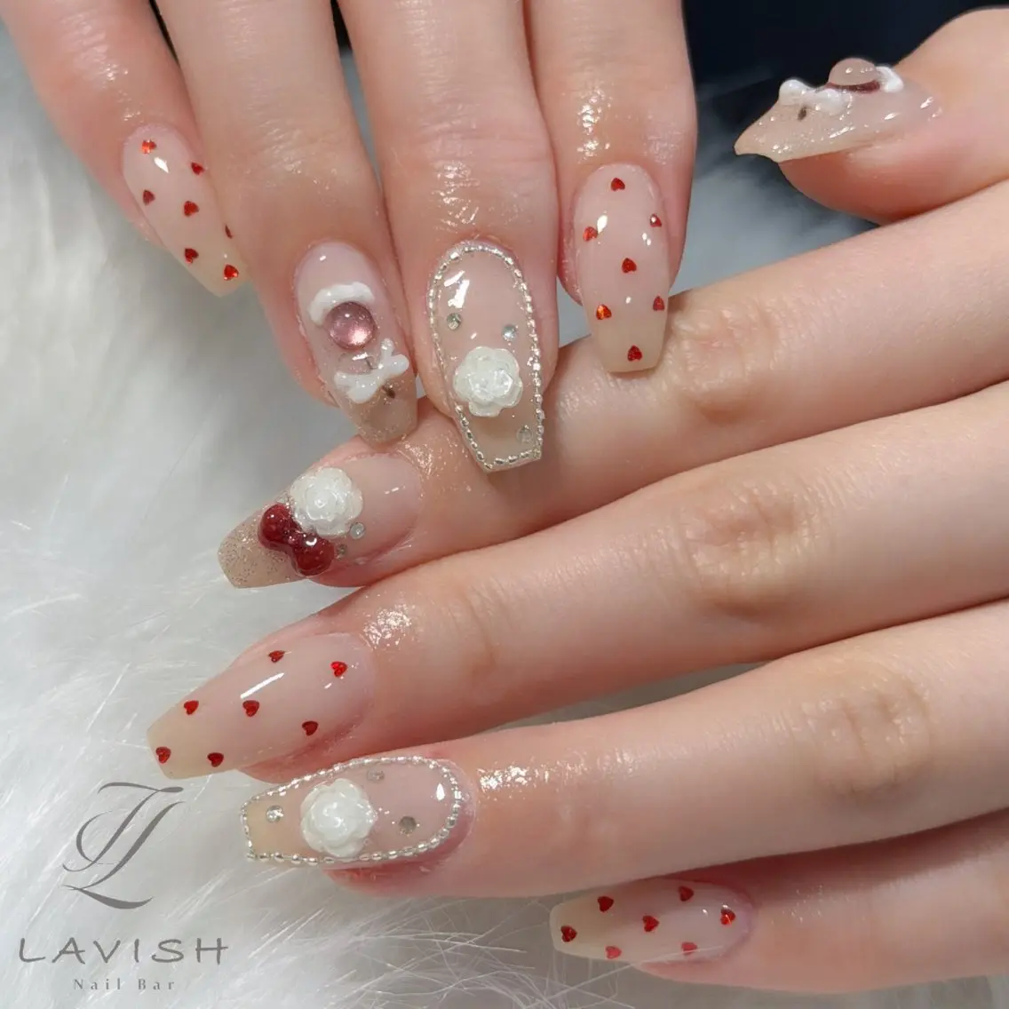 ネイル ハンドネイル フットネイル LAVISH nanamiのネイルデザイン