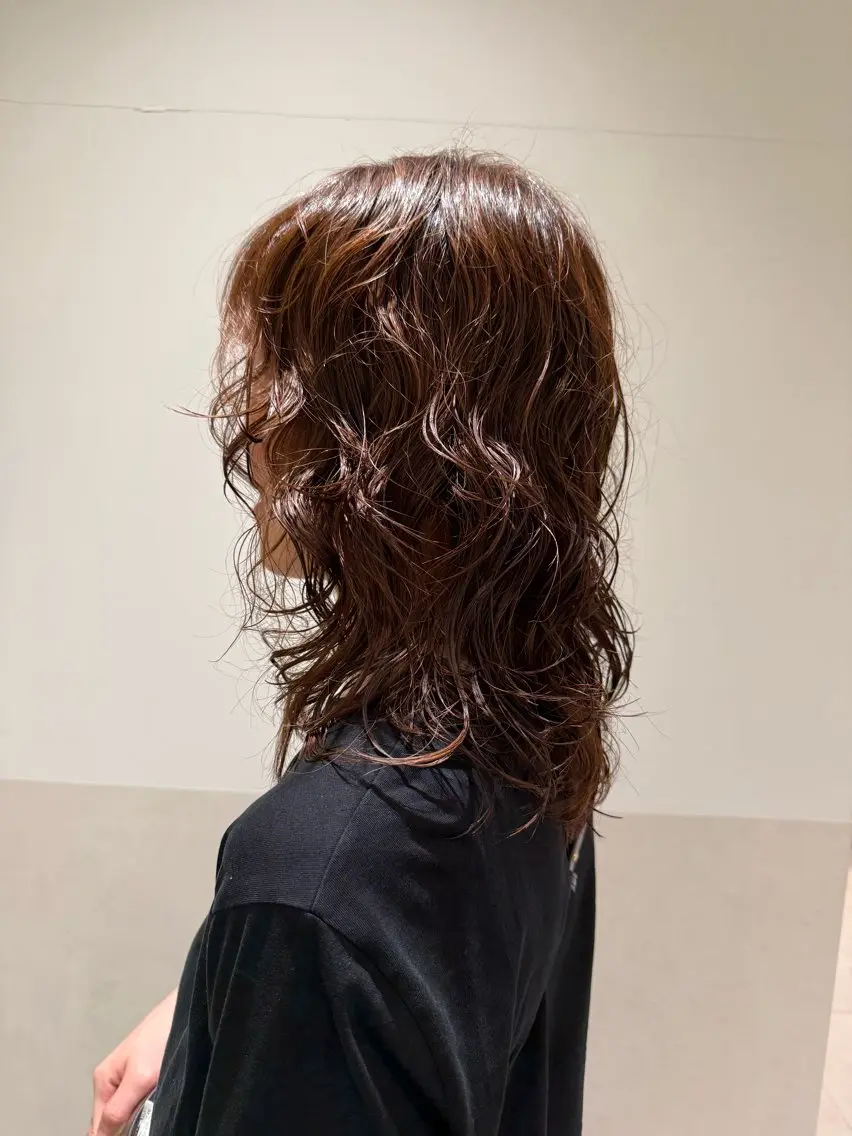セミロング パーマ セミロングパーマ レイヤーカット 🍇おぐら めぐみ🍇のヘアスタイル