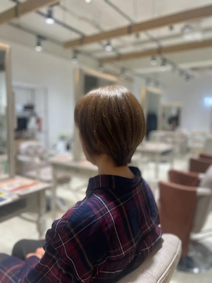 ショート Hinata🫧 レイヤー×髪質改善のヘアスタイル