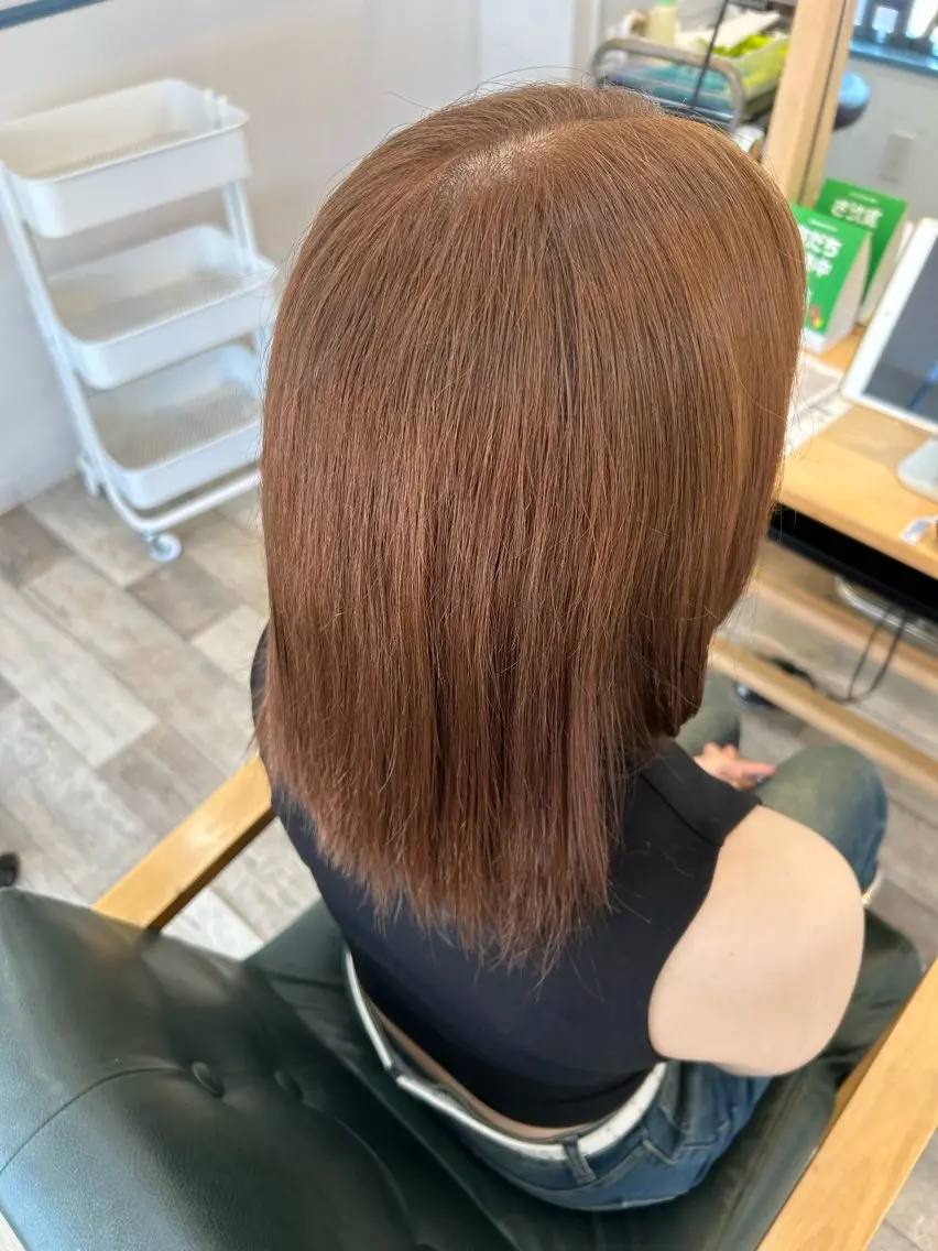 カラー ベージュカラー ブリーチ ブリーチなしカラー カット ヘアカラー 青木 優雅のヘアスタイル