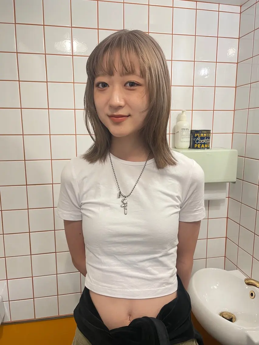 ミディアム カラー ハイトーンカラー カット ヘアカラー トリートメント 狩野 羅夢のヘアスタイル
