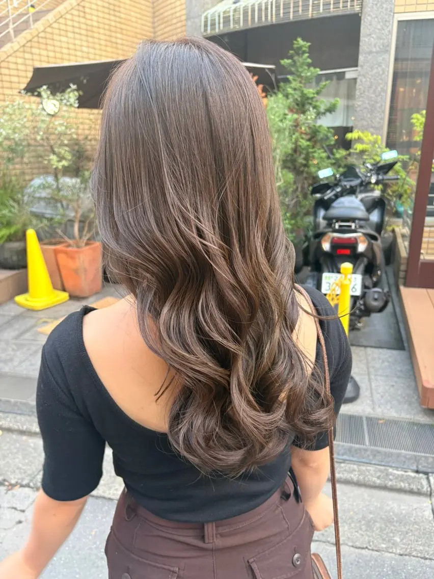 ロング カラー カット ヘアカラー トリートメント 透明感🌿縮毛矯正 🫧真生のヘアスタイル