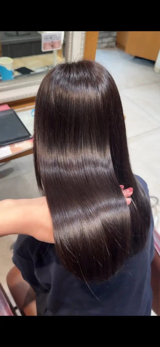 カラー ブラウンカラー ショコラブラウン 三留 愛未のヘアスタイル