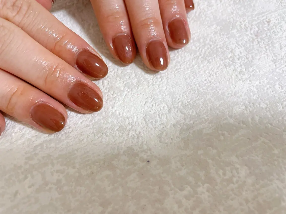 ネイル オーロラネイル ブラウン フットネイル フレンチネイル ジェルネイル ハンドネイル mogunail &blowのネイルデザイン