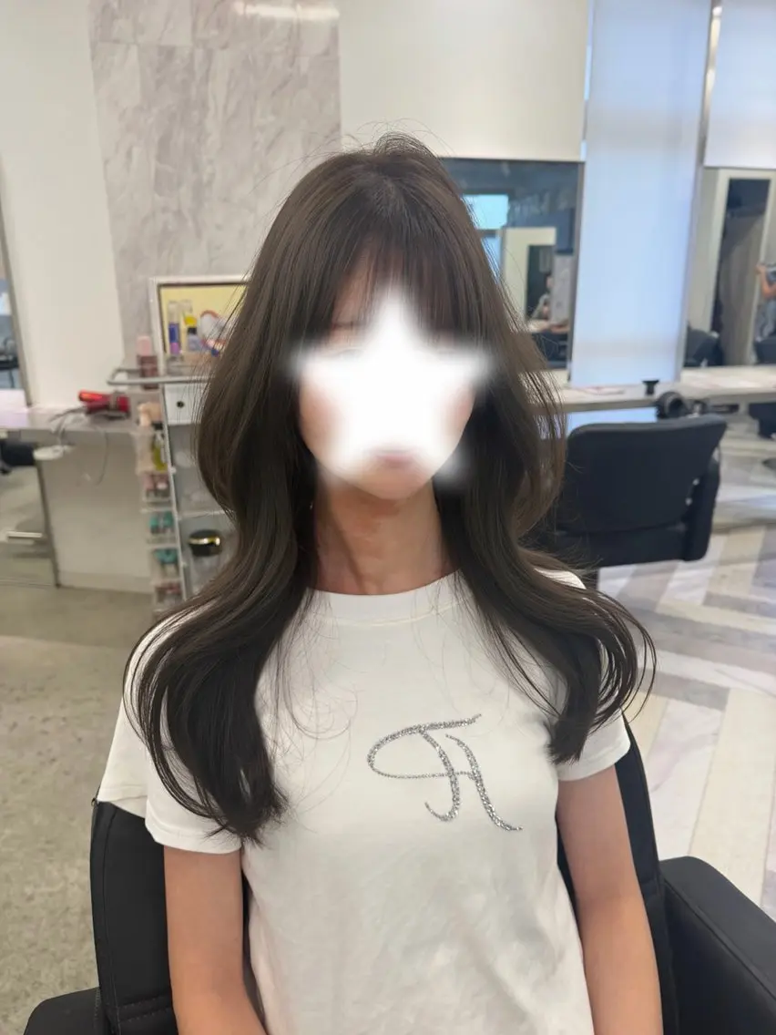 ロング カラー ブリーチ 透明感カラー ブリーチなしカラー 顔まわりレイヤー レイヤーカット カット ヘアカラー トリートメント EIGHT 樹梨 /韓国ヘア🇰🇷のヘアスタイル