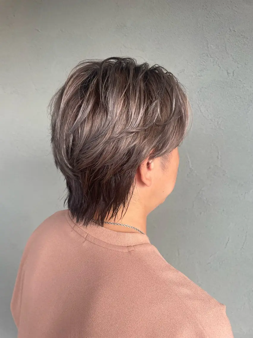 メンズ メンズブリーチ ひだか しえのヘアスタイル
