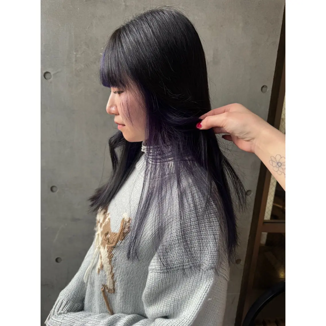 イヤリングカラー（ブリーチ込み）➕ベースのカラー➕4stepトリートメント付きの写真