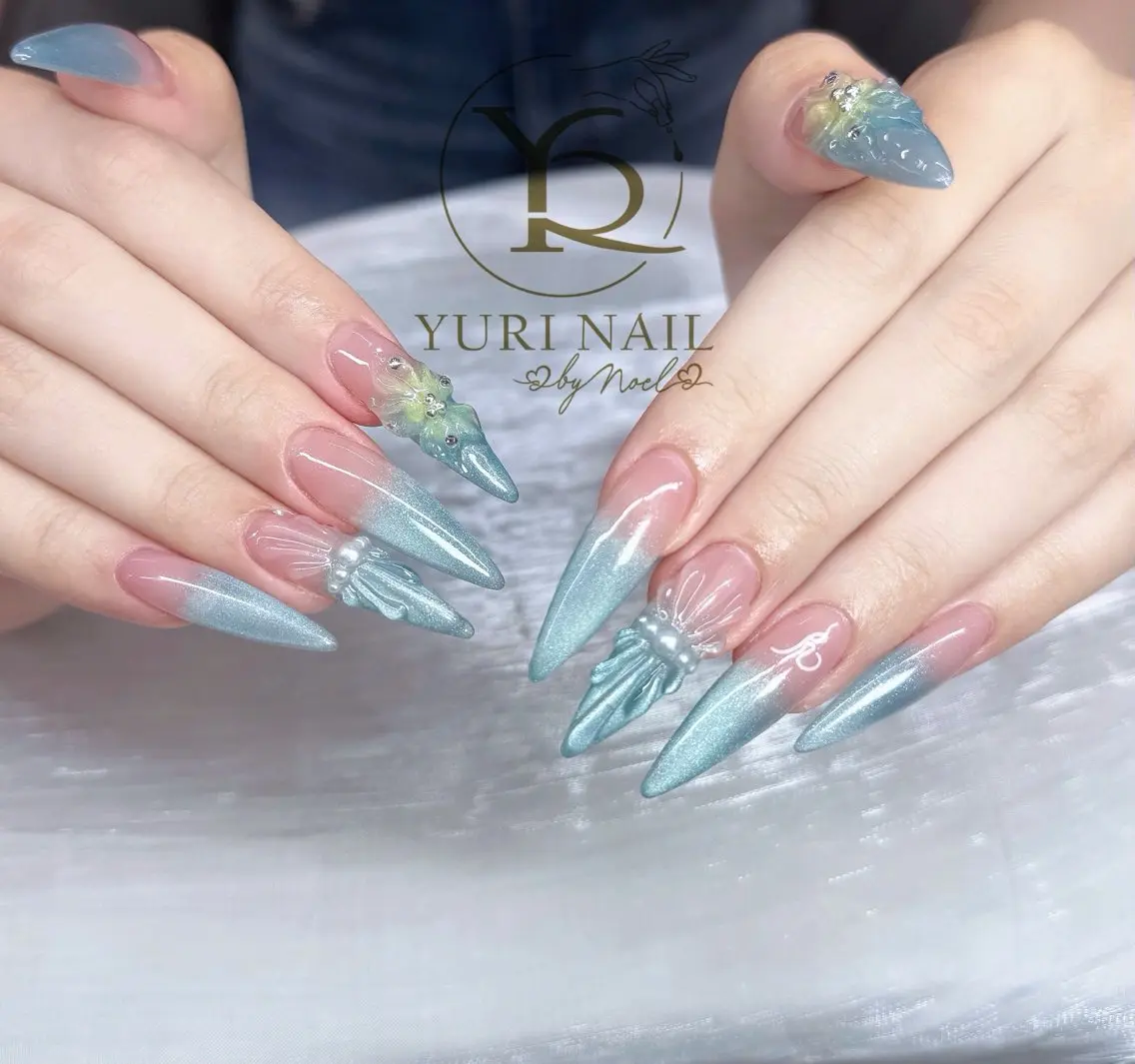 ネイル チークネイル フットネイル フレンチネイル グラデーション キラキラネイル ハンドネイル フットネイル ハンドケア YURI Nail Funabashiのネイルデザイン