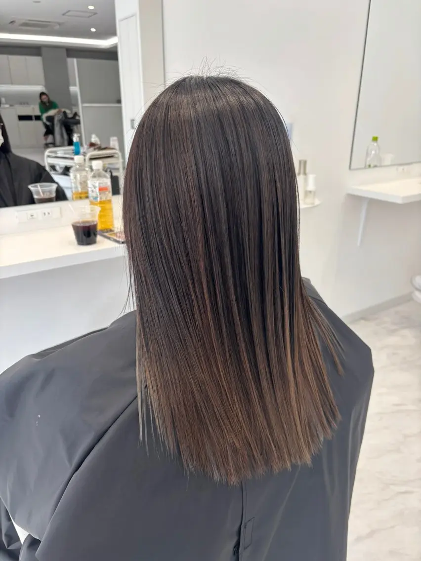 セミロング カラー veil あおいのヘアスタイル