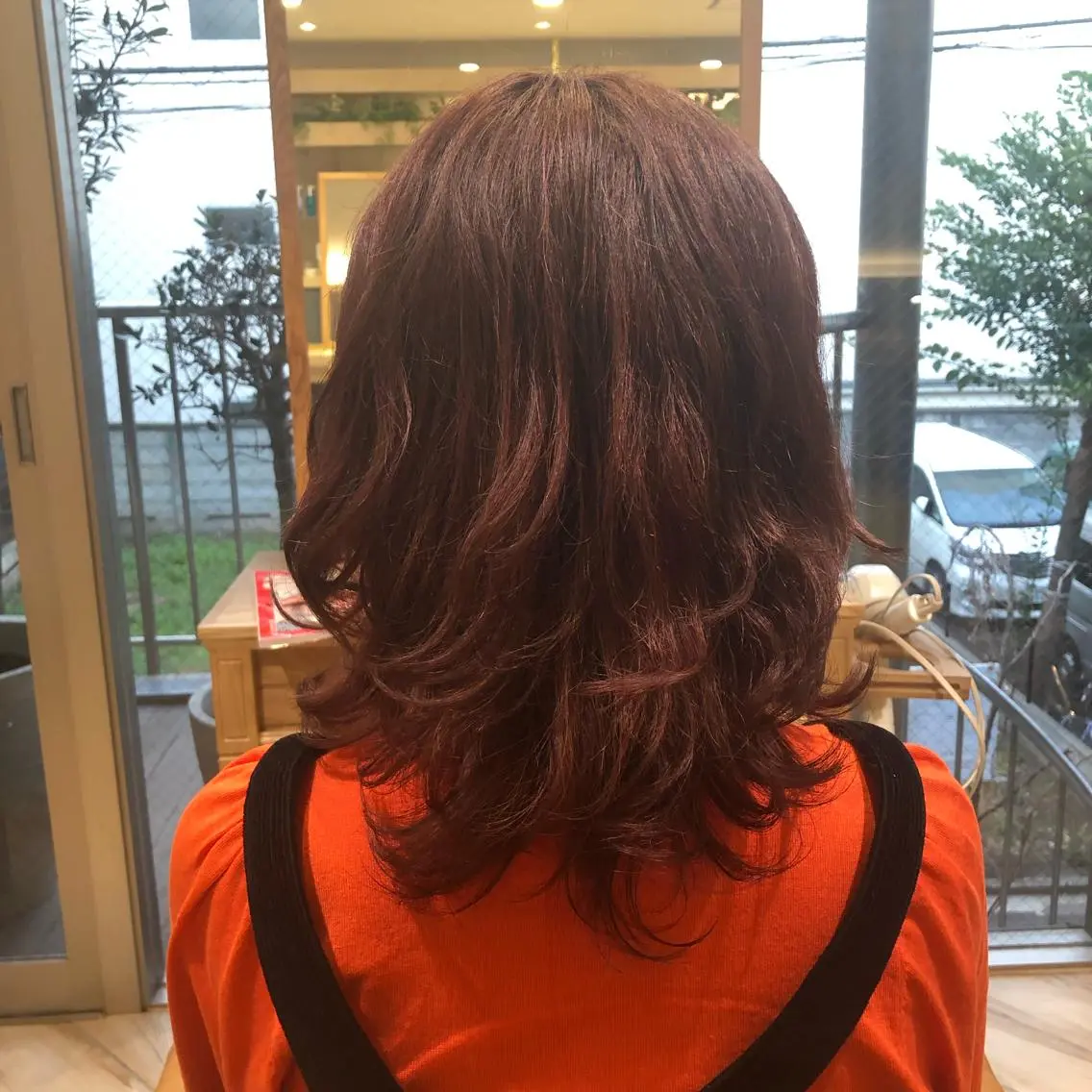ミディアム カラー ピンクカラー ローズカラー レイヤーカット 佐川 友里のヘアスタイル