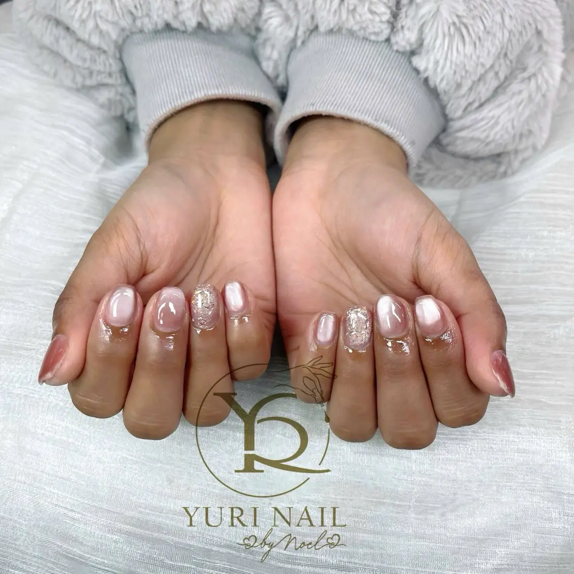 ネイル オーロラネイル ブルー チークネイル フットネイル フレンチネイル ハンドネイル フットネイル ハンドケア YURI Nail NARITAのネイルデザイン