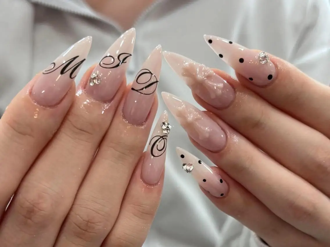 ネイル オーロラネイル 長さ出し フットネイル フレンチネイル ジェルネイル ハンドネイル アンアンBelle Nail 池袋のネイルデザイン