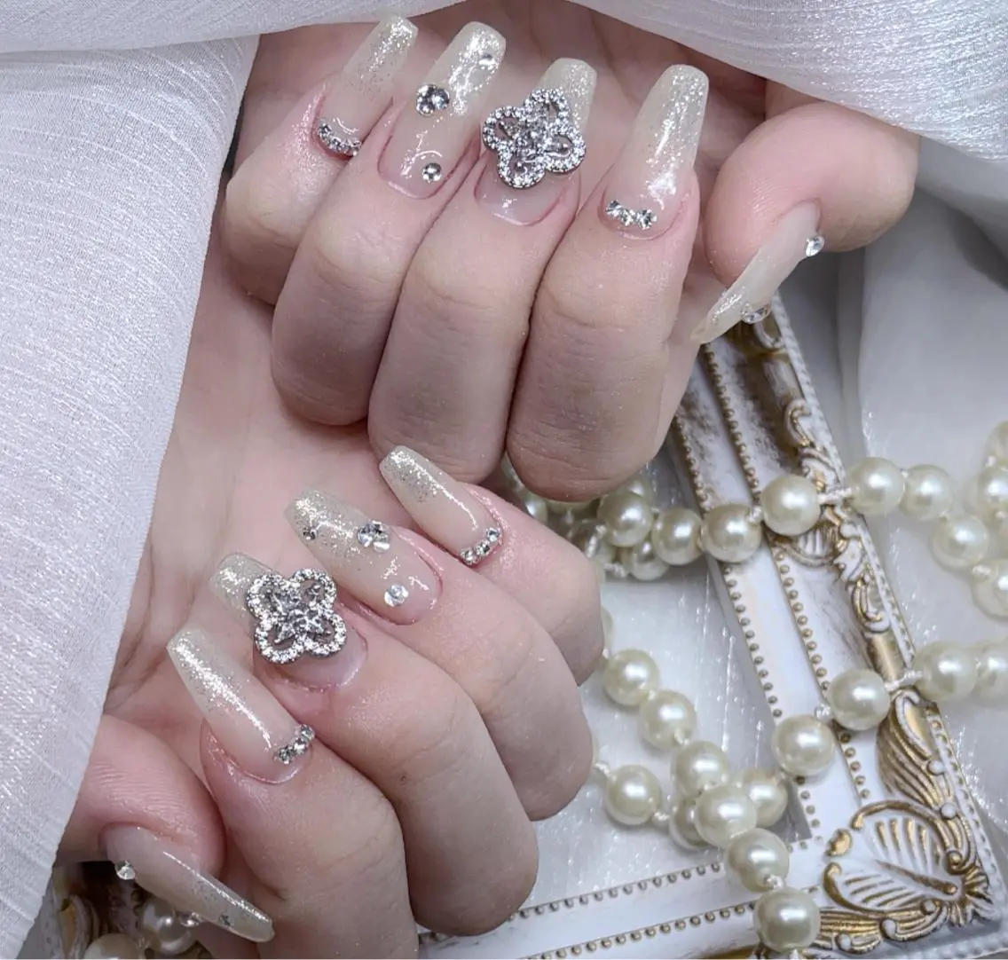 ネイル ハンドネイル Queens ciciのネイルデザイン