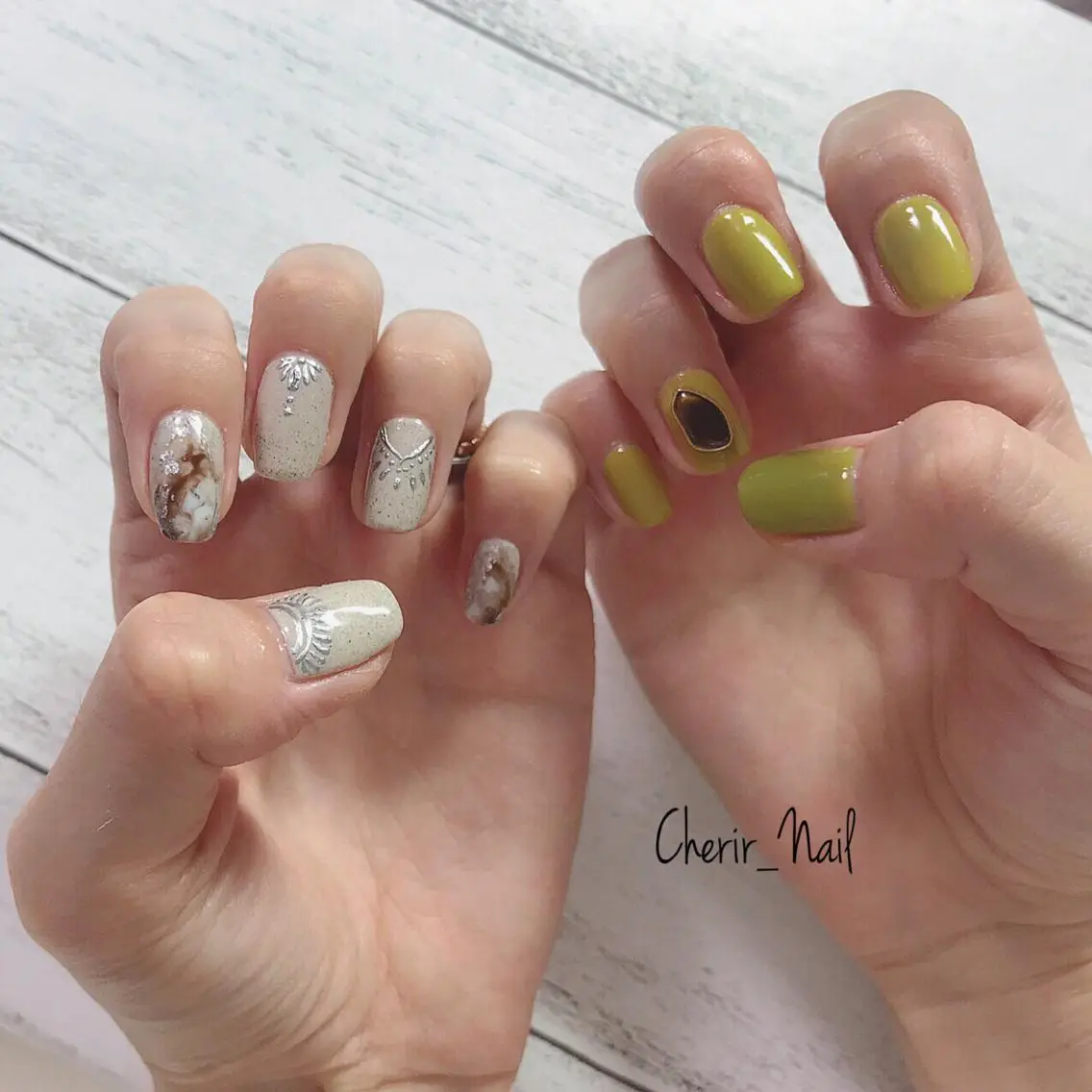 ネイル アートネイル カジュアル グリーン ニュアンスネイル ワンカラーネイル Cherirnail kaoriのネイルデザイン