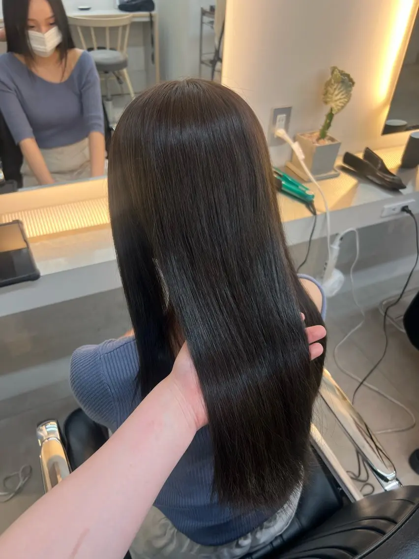 セミロング 魚谷 綾渚のヘアスタイル