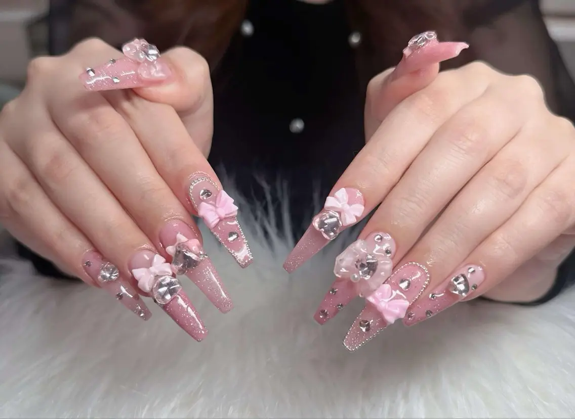 ネイル アートネイル ボルドー フレンチネイル ジェルネイル 氷ネイル・うるうるネイル ハンドネイル Julie Nail Hinのネイルデザイン
