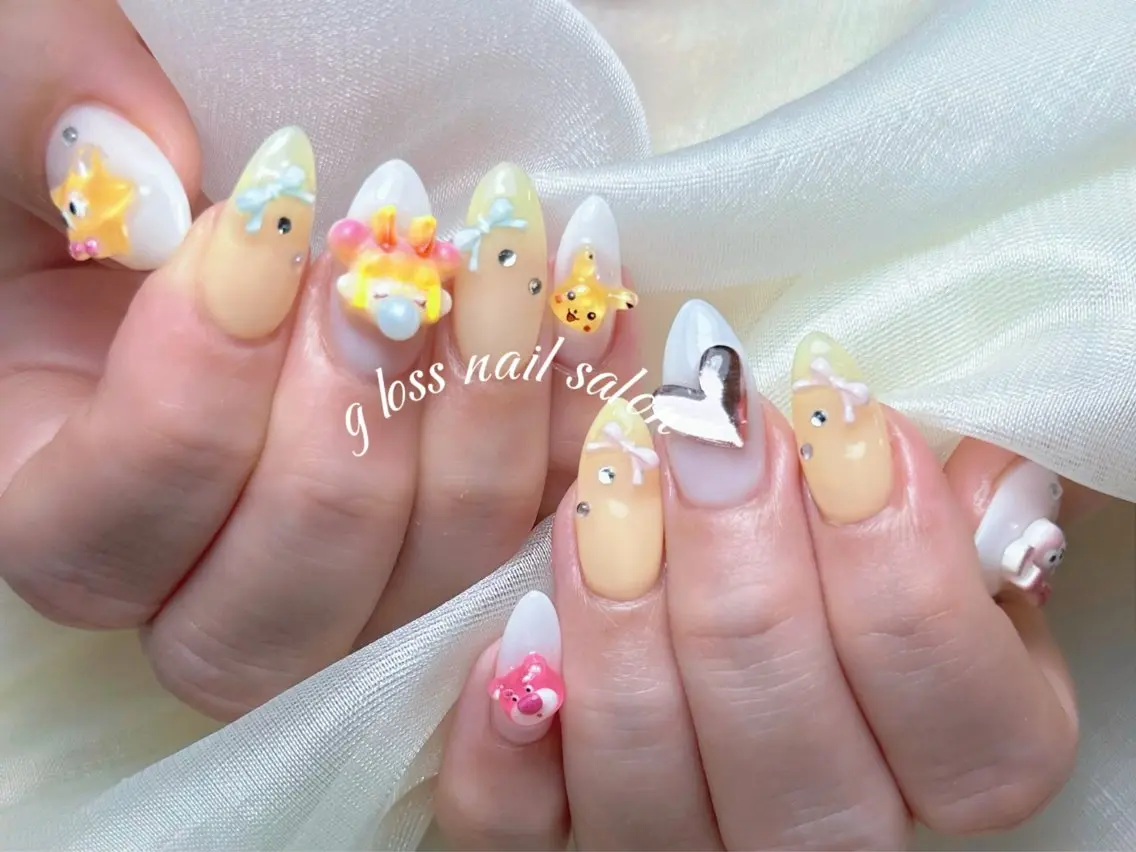 ネイル りこ🫧 gloss nailのネイルデザイン