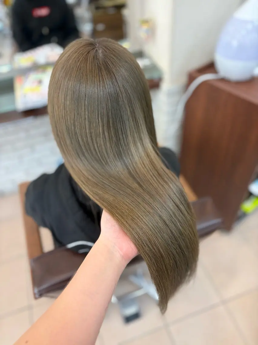 セミロング ヘアカラー トリートメント 富澤あゆみ/髪質改善 /レイヤーカットのヘアスタイル