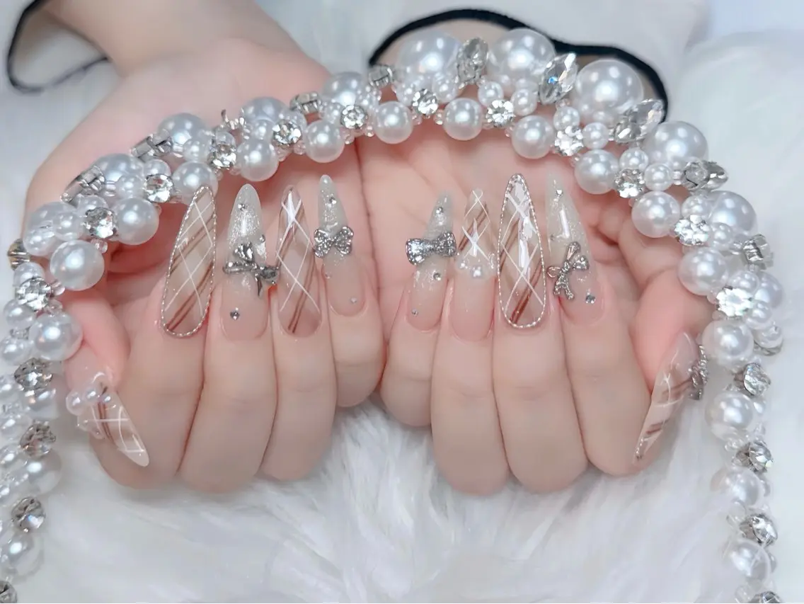 ネイル オーロラネイル チークネイル 桜ネイル クリアネイル ドット ハンドネイル Rin Nail Shinokuboのネイルデザイン