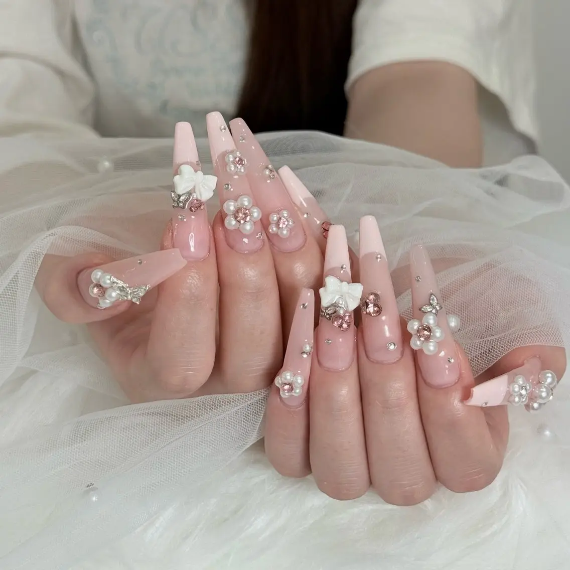 ネイル チークネイル ドット フットネイル フレンチネイル グラデーション ハンドネイル ハンドケア Nihonthy Nail 新宿のネイルデザイン