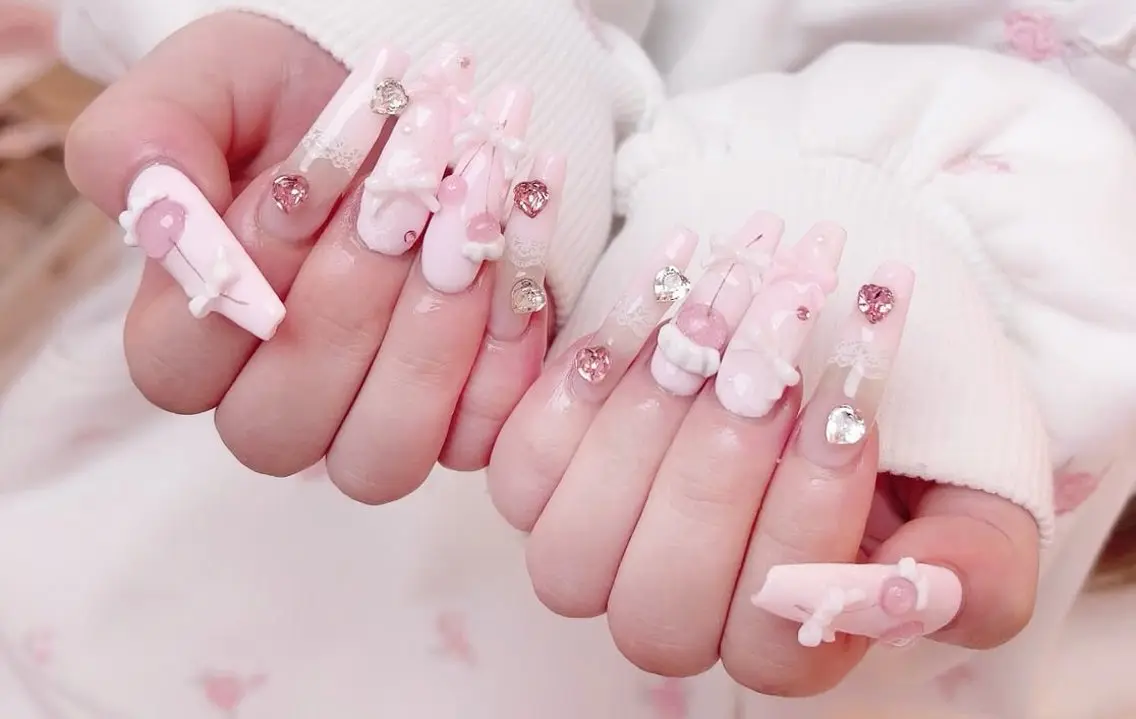 ネイル オーロラネイル フレンチネイル ジェルネイル ハロウィン 韓国ネイル ハンドネイル H.baby Nail Salonのネイルデザイン
