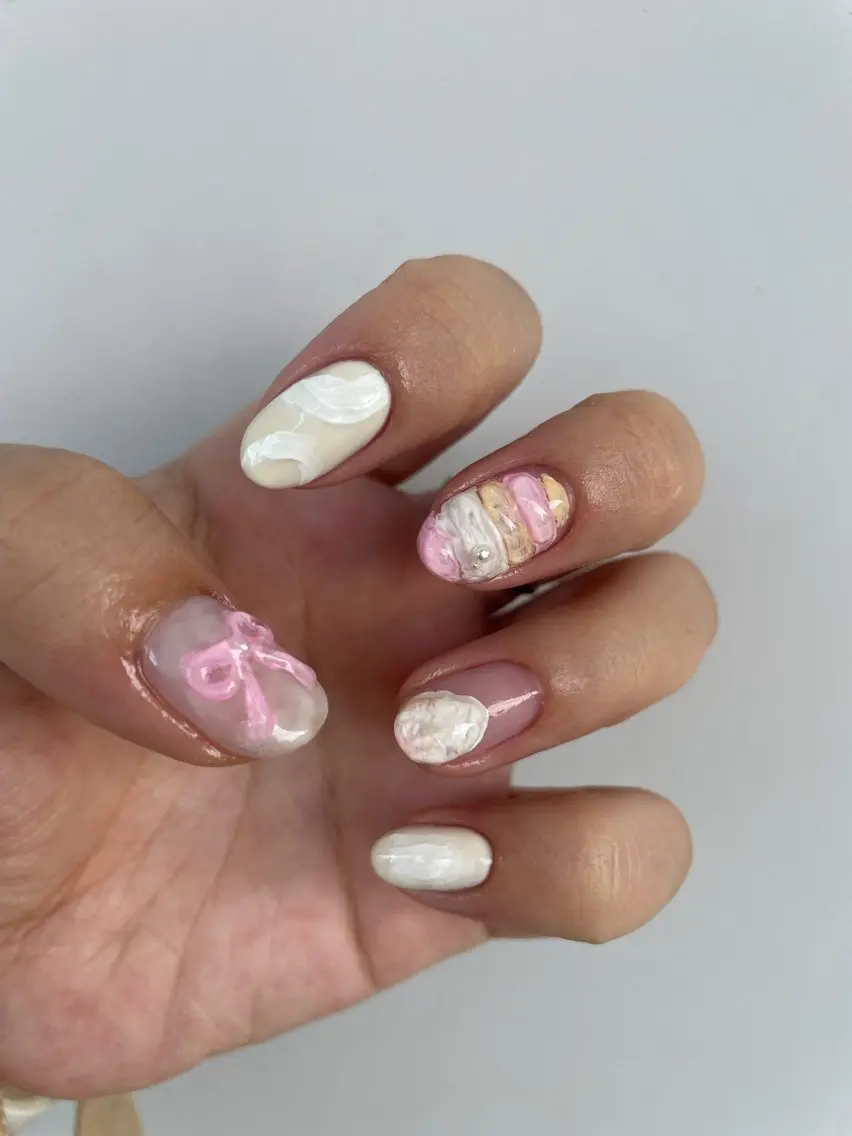 ネイル リボン emi 🧸のネイルデザイン