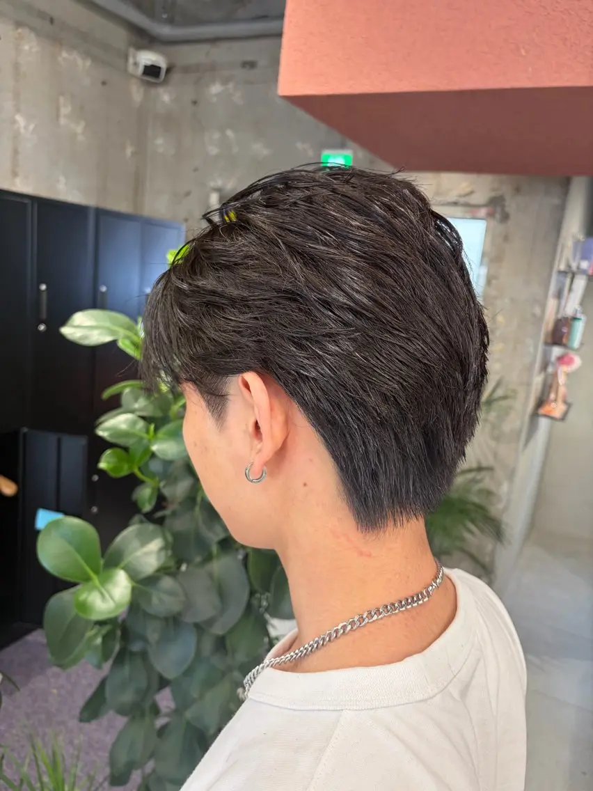 メンズ 🫧うる艶カラー ⛓️カミヤのヘアスタイル