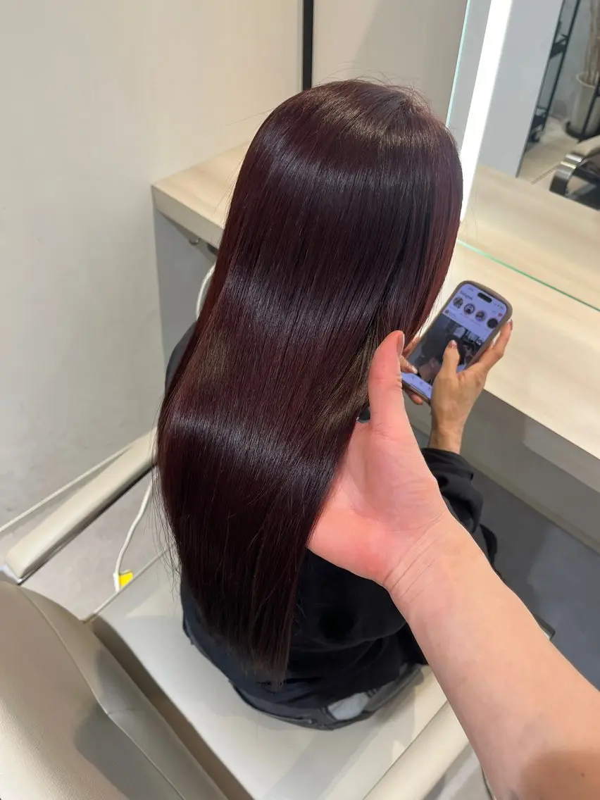 ロング カラー ボルドーカラー 加藤 諒士のヘアスタイル