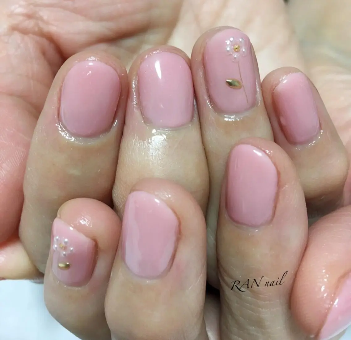 ネイル フラワーネイル フットネイル オフィスネイル ワンカラーネイル 春ネイル RAN nailのネイルデザイン