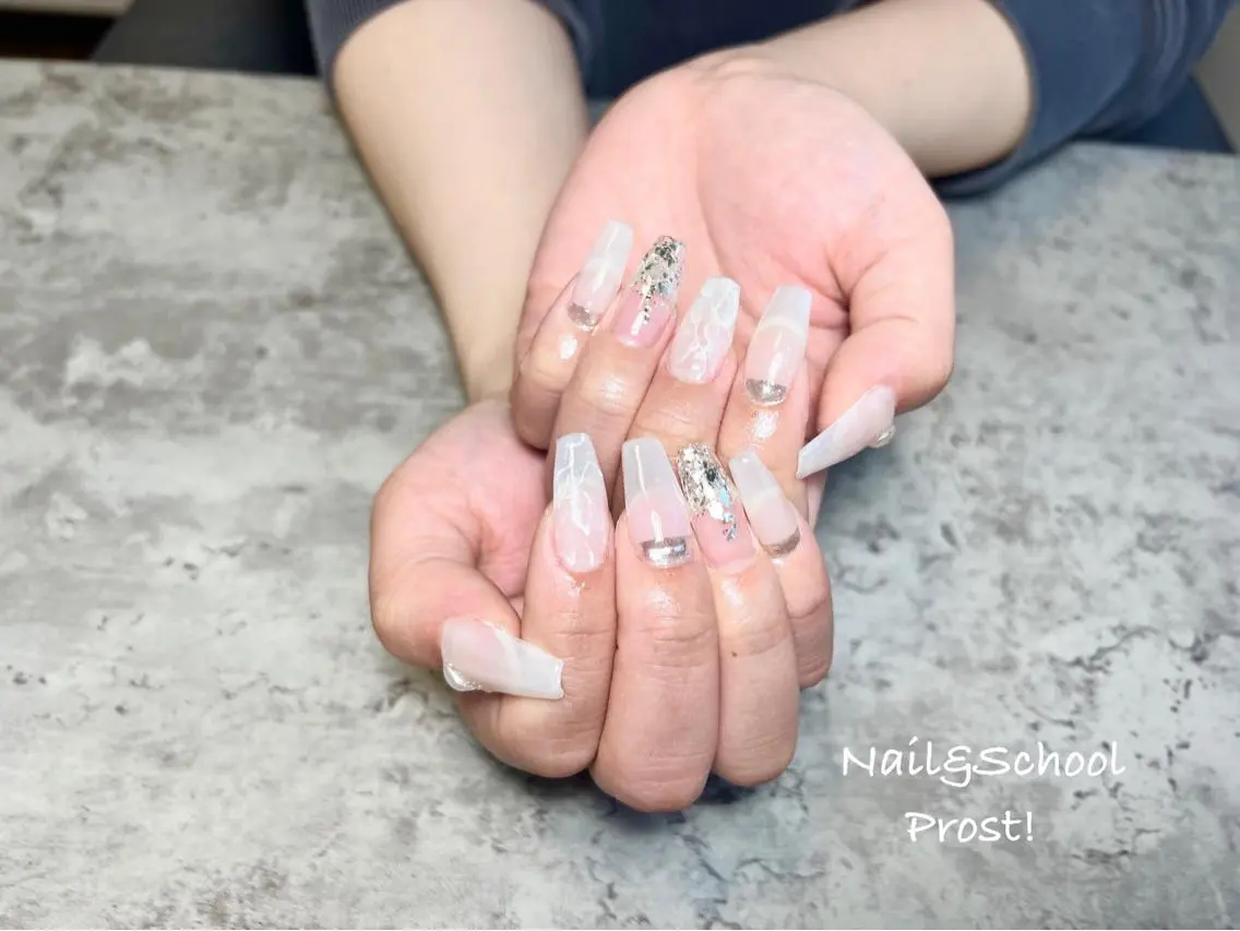 ネイル 長さ出し ニュアンスネイル Nails Prost!のネイルデザイン
