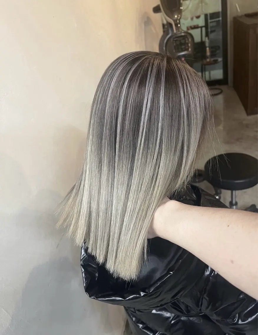 ショート カラー バレイヤージュ グレージュ レイヤーカット 指名数No.1 /NAOYAのヘアスタイル