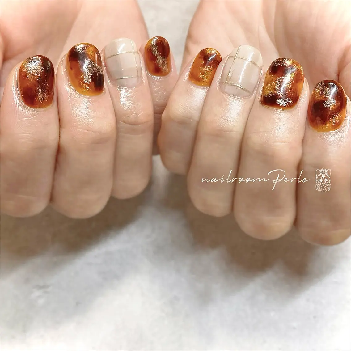 ネイル べっ甲ネイル ショートネイル ハンドネイル nail room Perleのネイルデザイン