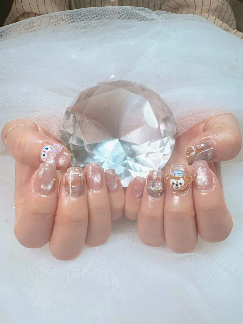 ネイル アートネイル チークネイル フレンチネイル ジェルネイル ガラスフレンチ ハンドネイル Queeens nailのネイルデザイン