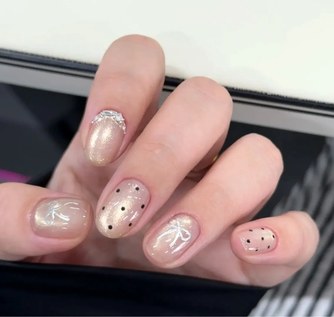 ネイル アートネイル オーロラネイル チークネイル フレンチネイル ガラスフレンチ ハンドネイル 🎀🎀YooLi Nail Salonのネイルデザイン