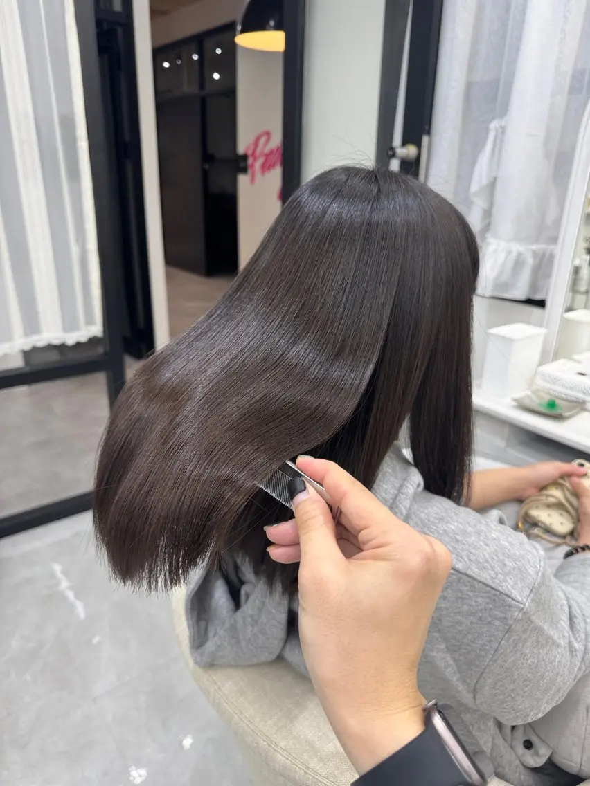 セミロング 髪質改善 縮毛矯正 ✨髪質改善が大好評✨ 美容室lic近藤✨のヘアスタイル