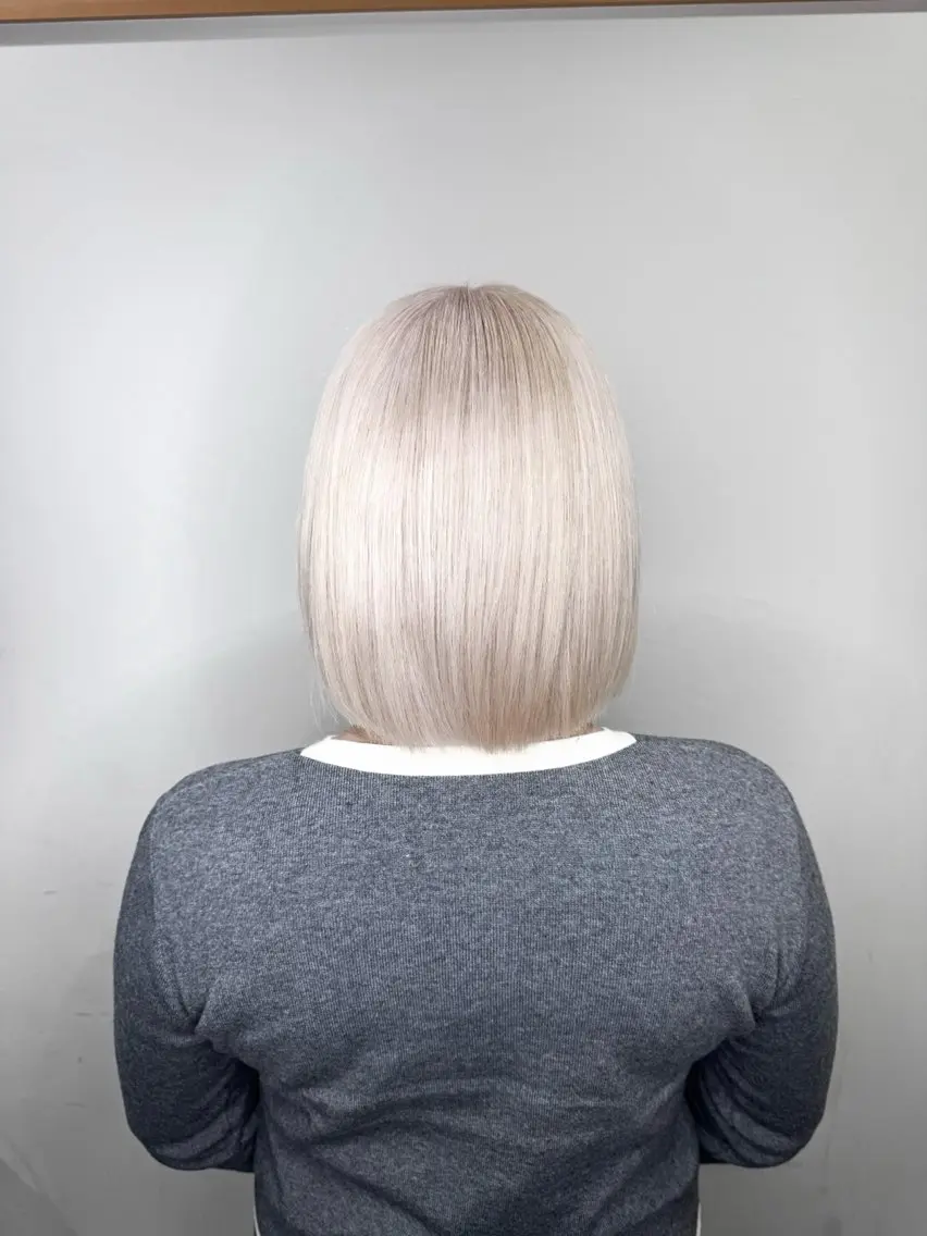 ショート カラー 透明感カラー デザインカラー ダブルカラー 髪質改善 韓国風ヘア ヘアカラー トリートメント ヘッドスパ ブリーチカラー🦖 岡部木乃夏のヘアスタイル