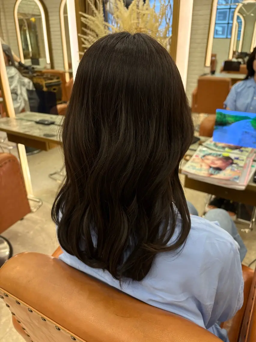 ミディアム アッシュ アッシュブラウン ヘアカラー 湯浅 菜月のヘアスタイル