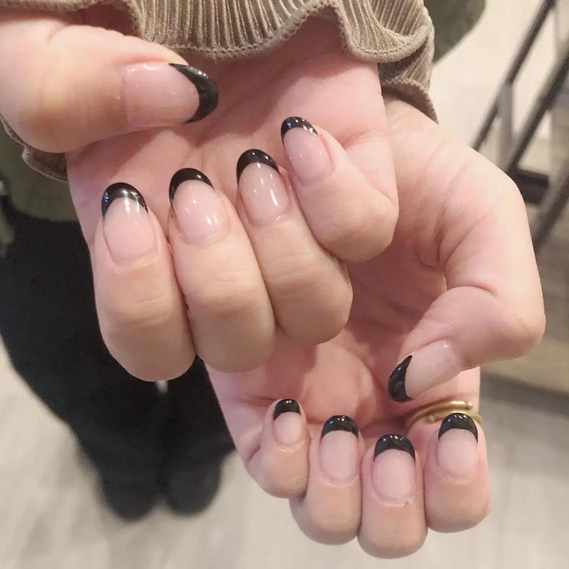 ネイル フレンチネイル ハロウィン キラキラネイル 韓国ネイル シンプルネイル 【岐阜💅🏻】 オトナ可愛い🤍🪄のネイルデザイン