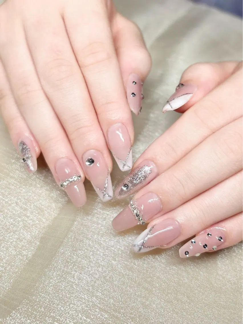 ネイル フレンチネイル 持ち込み LUKA NAILのネイルデザイン