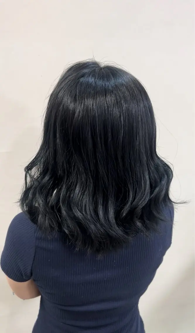 セミロング カラー オオエ トア／カットモデルのヘアスタイル